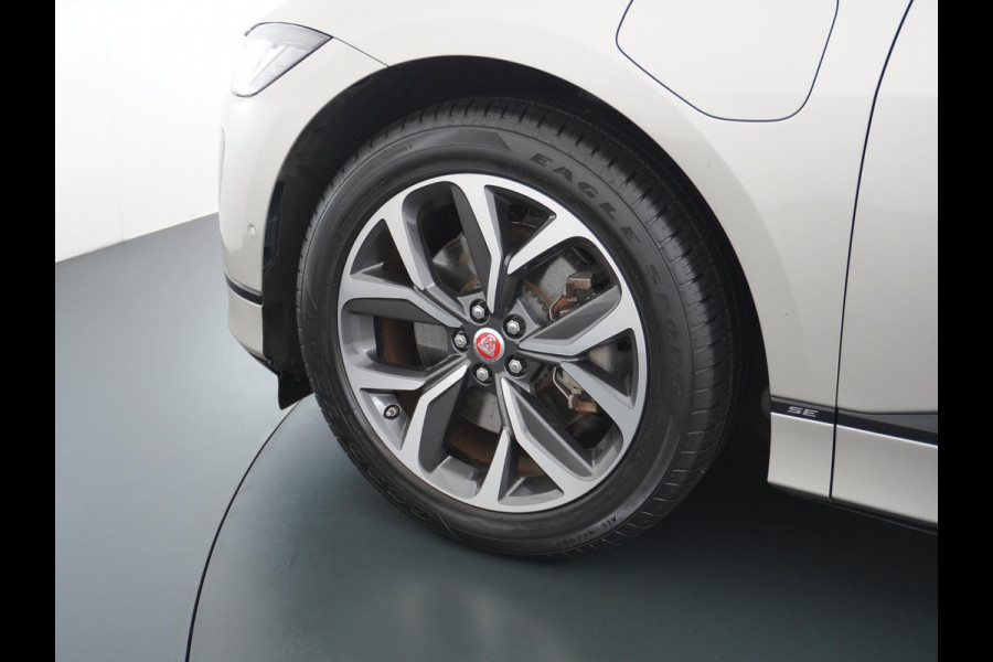 Jaguar I-PACE EV320 HSE 90 kWh VAN: €32.900,- VOOR: €28.877,- UW EINDEJAARSVOORDEEL: €4.023 | SOH 100% 3 FASE LADEN! | 360 CAMERA | ELEK. STOEL | STOEL/ STUUR VERWARMING | RIJKLAARPRIJS incl. 12 mnd BOVAG