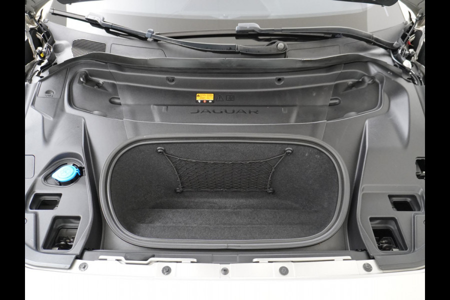 Jaguar I-PACE EV320 HSE 90 kWh VAN: €32.900,- VOOR: €28.877,- UW EINDEJAARSVOORDEEL: €4.023 | SOH 100% 3 FASE LADEN! | 360 CAMERA | ELEK. STOEL | STOEL/ STUUR VERWARMING | RIJKLAARPRIJS incl. 12 mnd BOVAG