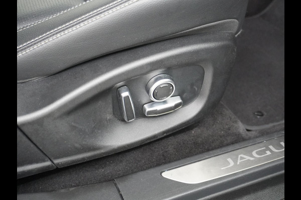 Jaguar I-PACE EV320 HSE 90 kWh VAN: €32.900,- VOOR: €28.877,- UW EINDEJAARSVOORDEEL: €4.023 | SOH 100% 3 FASE LADEN! | 360 CAMERA | ELEK. STOEL | STOEL/ STUUR VERWARMING | RIJKLAARPRIJS incl. 12 mnd BOVAG