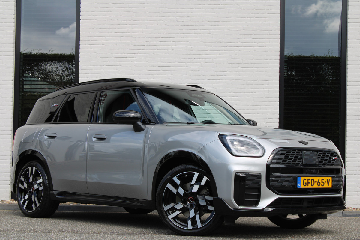 MINI Countryman 1.5 C John Cooper Works XL / NL-auto / Panorama / 9.000km / Vol Opties / NIEUWSTAAT MINI Countryman 1.5 C John Cooper Works XL / NL-auto / Panorama / 9.000km / Vol Opties / NIEUWSTAAT