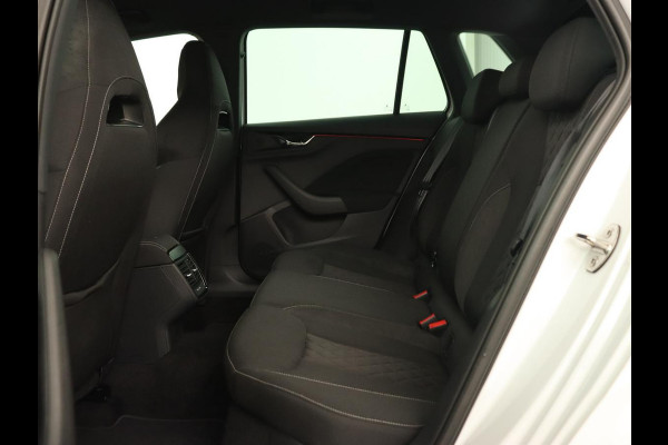 Škoda Kamiq 1.0 TSI Sport | Carplay | Climate control | Parkeerhulp | Cruise control | Full LED | DAB | Sportstoelen | Bluetooth | Sportstuur Škoda Kamiq 1.0 TSI Sport | Carplay | Climate control | Parkeerhulp | Cruise control | Full LED | DAB | Sportstoelen | Bluetooth | Sportstuur