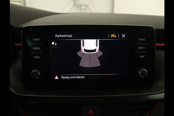 Škoda Kamiq 1.0 TSI Sport | Carplay | Climate control | Parkeerhulp | Cruise control | Full LED | DAB | Sportstoelen | Bluetooth | Sportstuur Škoda Kamiq 1.0 TSI Sport | Carplay | Climate control | Parkeerhulp | Cruise control | Full LED | DAB | Sportstoelen | Bluetooth | Sportstuur