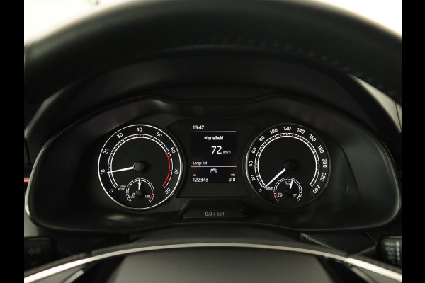 Škoda Kamiq 1.0 TSI Sport | Carplay | Climate control | Parkeerhulp | Cruise control | Full LED | DAB | Sportstoelen | Bluetooth | Sportstuur Škoda Kamiq 1.0 TSI Sport | Carplay | Climate control | Parkeerhulp | Cruise control | Full LED | DAB | Sportstoelen | Bluetooth | Sportstuur