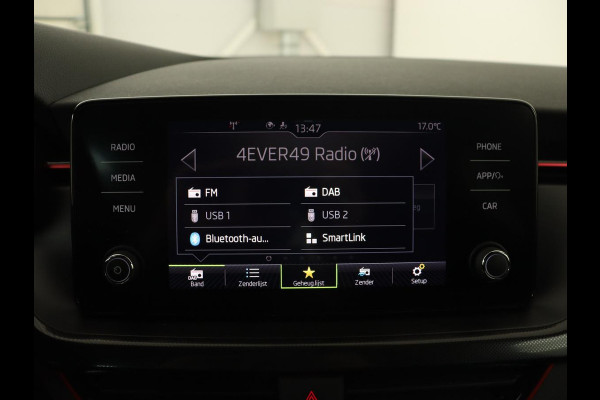 Škoda Kamiq 1.0 TSI Sport | Carplay | Climate control | Parkeerhulp | Cruise control | Full LED | DAB | Sportstoelen | Bluetooth | Sportstuur Škoda Kamiq 1.0 TSI Sport | Carplay | Climate control | Parkeerhulp | Cruise control | Full LED | DAB | Sportstoelen | Bluetooth | Sportstuur