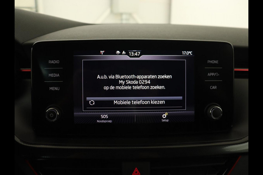 Škoda Kamiq 1.0 TSI Sport | Carplay | Climate control | Parkeerhulp | Cruise control | Full LED | DAB | Sportstoelen | Bluetooth | Sportstuur Škoda Kamiq 1.0 TSI Sport | Carplay | Climate control | Parkeerhulp | Cruise control | Full LED | DAB | Sportstoelen | Bluetooth | Sportstuur