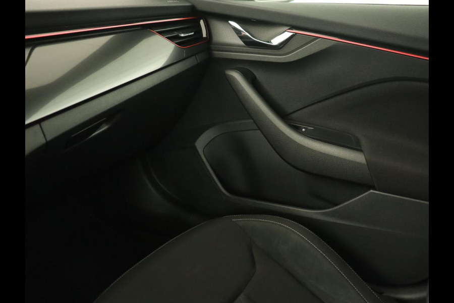 Škoda Kamiq 1.0 TSI Sport | Carplay | Climate control | Parkeerhulp | Cruise control | Full LED | DAB | Sportstoelen | Bluetooth | Sportstuur Škoda Kamiq 1.0 TSI Sport | Carplay | Climate control | Parkeerhulp | Cruise control | Full LED | DAB | Sportstoelen | Bluetooth | Sportstuur