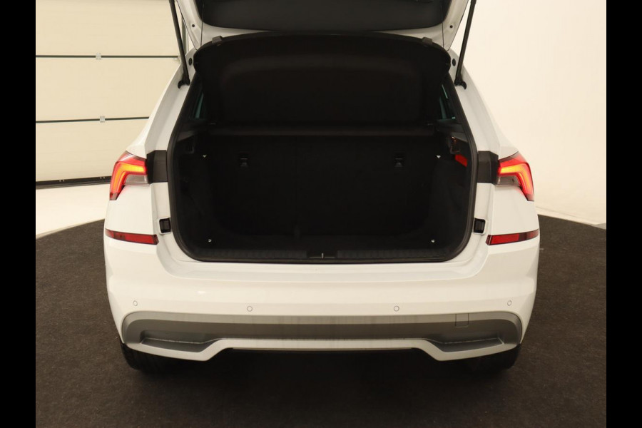 Škoda Kamiq 1.0 TSI Sport | Carplay | Climate control | Parkeerhulp | Cruise control | Full LED | DAB | Sportstoelen | Bluetooth | Sportstuur Škoda Kamiq 1.0 TSI Sport | Carplay | Climate control | Parkeerhulp | Cruise control | Full LED | DAB | Sportstoelen | Bluetooth | Sportstuur