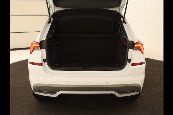 Škoda Kamiq 1.0 TSI Sport | Carplay | Climate control | Parkeerhulp | Cruise control | Full LED | DAB | Sportstoelen | Bluetooth | Sportstuur Škoda Kamiq 1.0 TSI Sport | Carplay | Climate control | Parkeerhulp | Cruise control | Full LED | DAB | Sportstoelen | Bluetooth | Sportstuur