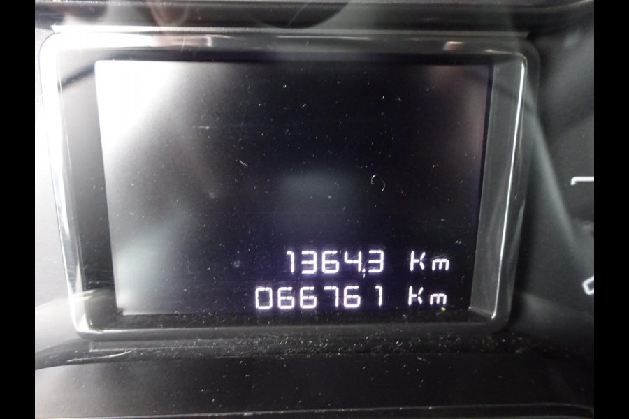 Toyota PROACE CITY 1.5 D-4D Navigator Long 130 PK NAVI CRUISE PDC Toyota PROACE CITY 1.5 D-4D Navigator Long 130 PK NAVI CRUISE PDC