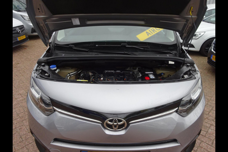 Toyota PROACE CITY 1.5 D-4D Navigator Long 130 PK NAVI CRUISE PDC Toyota PROACE CITY 1.5 D-4D Navigator Long 130 PK NAVI CRUISE PDC