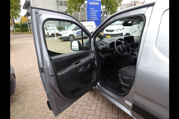 Toyota PROACE CITY 1.5 D-4D Navigator Long 130 PK NAVI CRUISE PDC Toyota PROACE CITY 1.5 D-4D Navigator Long 130 PK NAVI CRUISE PDC