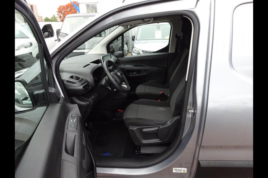 Toyota PROACE CITY 1.5 D-4D Navigator Long 130 PK NAVI CRUISE PDC Toyota PROACE CITY 1.5 D-4D Navigator Long 130 PK NAVI CRUISE PDC