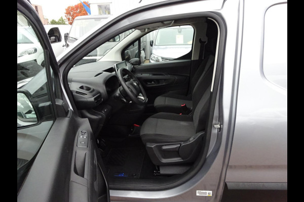 Toyota PROACE CITY 1.5 D-4D Navigator Long 130 PK NAVI CRUISE PDC Toyota PROACE CITY 1.5 D-4D Navigator Long 130 PK NAVI CRUISE PDC