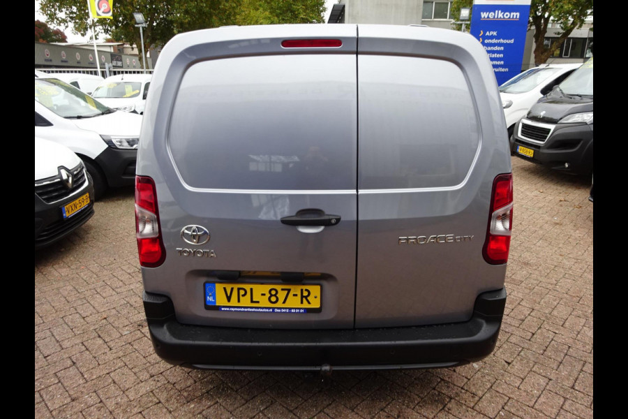 Toyota PROACE CITY 1.5 D-4D Navigator Long 130 PK NAVI CRUISE PDC Toyota PROACE CITY 1.5 D-4D Navigator Long 130 PK NAVI CRUISE PDC