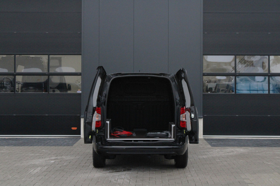 Fiat E-Doblò 136 L1 50 kWh 136pk - Carplay - Auto Klimaat - Navi - Lane Assist - PDC - Rijklaar Fiat E-Doblò 136 L1 50 kWh 136pk - Carplay - Auto Klimaat - Navi - Lane Assist - PDC - Rijklaar