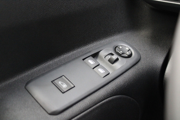 Fiat E-Doblò 136 L1 50 kWh 136pk - Carplay - Auto Klimaat - Navi - Lane Assist - PDC - Rijklaar Fiat E-Doblò 136 L1 50 kWh 136pk - Carplay - Auto Klimaat - Navi - Lane Assist - PDC - Rijklaar