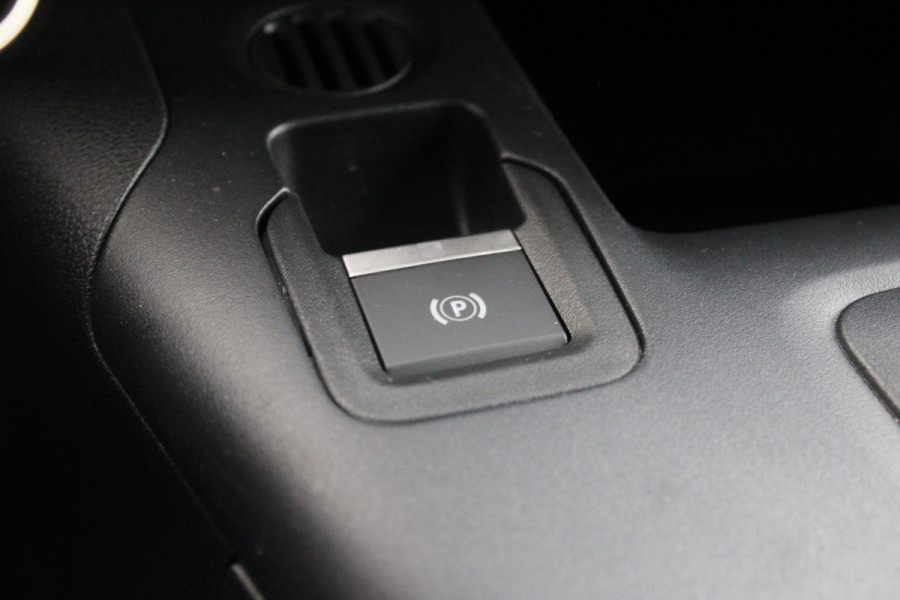 Fiat E-Doblò 136 L1 50 kWh 136pk - Carplay - Auto Klimaat - Navi - Lane Assist - PDC - Rijklaar Fiat E-Doblò 136 L1 50 kWh 136pk - Carplay - Auto Klimaat - Navi - Lane Assist - PDC - Rijklaar