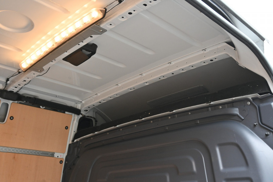 Mercedes-Benz Sprinter 315 CDI L3H2 RWD MBUX navigatie met 360 graden camera, Geveerde stoel Mercedes-Benz Sprinter 315 CDI L3H2 RWD MBUX navigatie met 360 graden camera, Geveerde stoel