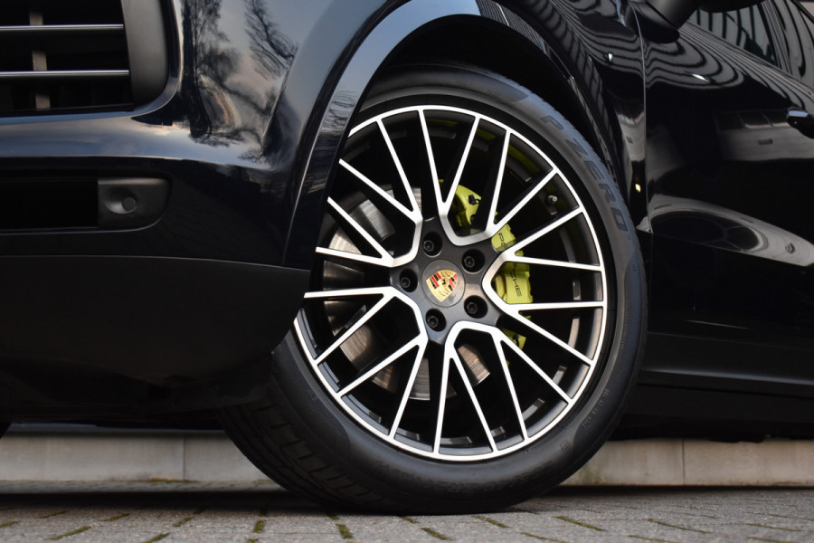 Porsche Cayenne 3.0 E-Hybrid 462pk | Pano | Trekhaak | 360 Camera | Sport Chrono | Bose | Stuurverwarming | Luchtvering | Orig. NL | Porsche Cayenne 3.0 E-Hybrid 462pk | Pano | Trekhaak | 360 Camera | Sport Chrono | Bose | Stuurverwarming | Luchtvering | Orig. NL |