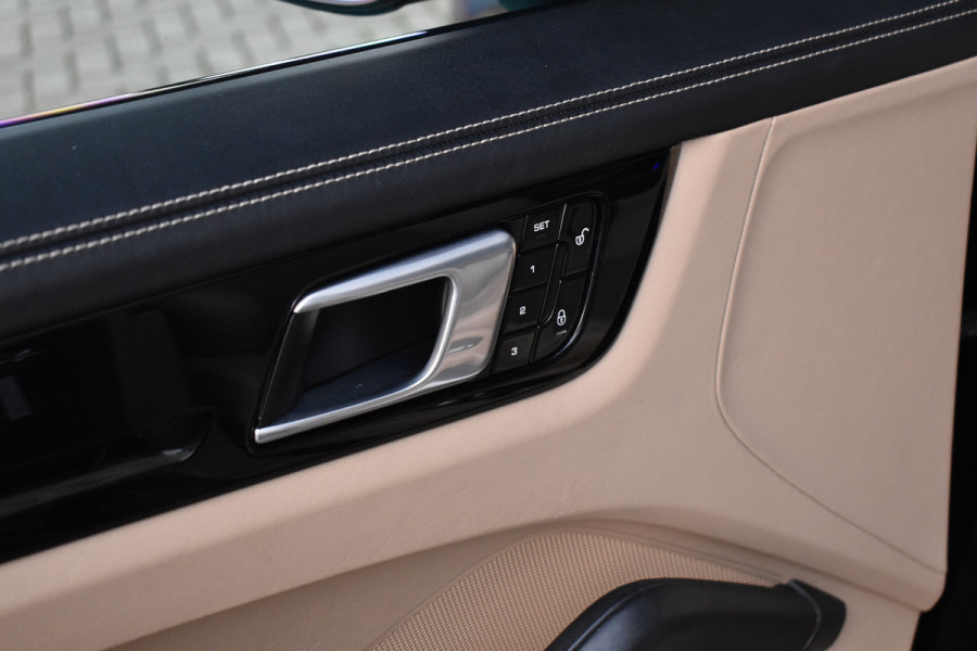 Porsche Cayenne 3.0 E-Hybrid 462pk | Pano | Trekhaak | 360 Camera | Sport Chrono | Bose | Stuurverwarming | Luchtvering | Orig. NL | Porsche Cayenne 3.0 E-Hybrid 462pk | Pano | Trekhaak | 360 Camera | Sport Chrono | Bose | Stuurverwarming | Luchtvering | Orig. NL |