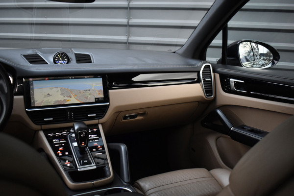 Porsche Cayenne 3.0 E-Hybrid 462pk | Pano | Trekhaak | 360 Camera | Sport Chrono | Bose | Stuurverwarming | Luchtvering | Orig. NL | Porsche Cayenne 3.0 E-Hybrid 462pk | Pano | Trekhaak | 360 Camera | Sport Chrono | Bose | Stuurverwarming | Luchtvering | Orig. NL |