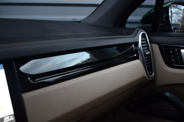 Porsche Cayenne 3.0 E-Hybrid 462pk | Pano | Trekhaak | 360 Camera | Sport Chrono | Bose | Stuurverwarming | Luchtvering | Orig. NL | Porsche Cayenne 3.0 E-Hybrid 462pk | Pano | Trekhaak | 360 Camera | Sport Chrono | Bose | Stuurverwarming | Luchtvering | Orig. NL |