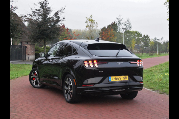 Ford Mustang Mach-E Extended AWD 98 kWh | Bang & Olufsen | 360 Camera | Apple Carplay | Cruise Control | Ford Mustang Mach-E Extended AWD 98 kWh | Bang & Olufsen | 360 Camera | Apple Carplay | Cruise Control |