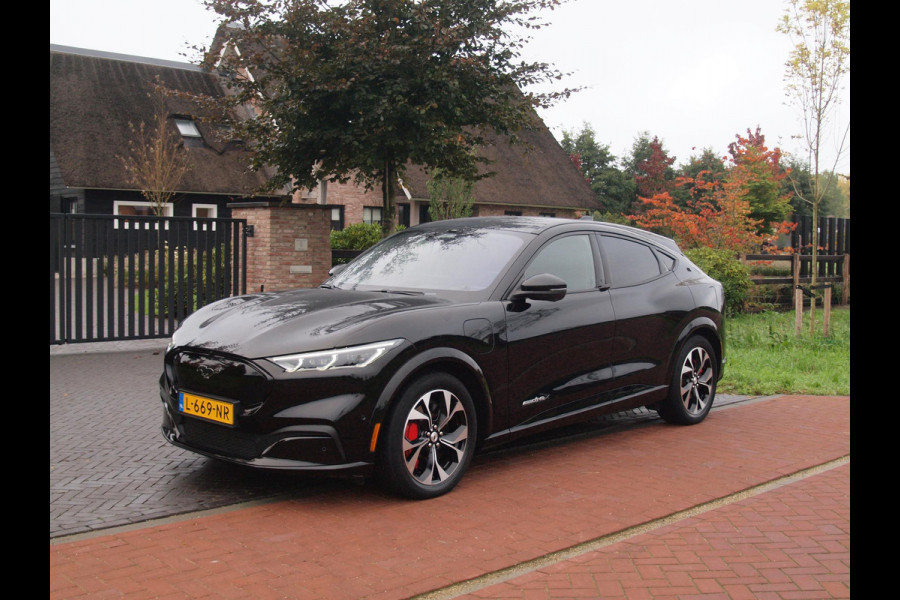 Ford Mustang Mach-E Extended AWD 98 kWh | Bang & Olufsen | 360 Camera | Apple Carplay | Cruise Control | Ford Mustang Mach-E Extended AWD 98 kWh | Bang & Olufsen | 360 Camera | Apple Carplay | Cruise Control |