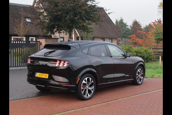 Ford Mustang Mach-E Extended AWD 98 kWh | Bang & Olufsen | 360 Camera | Apple Carplay | Cruise Control | Ford Mustang Mach-E Extended AWD 98 kWh | Bang & Olufsen | 360 Camera | Apple Carplay | Cruise Control |
