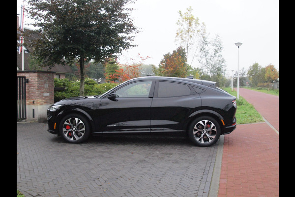 Ford Mustang Mach-E Extended AWD 98 kWh | Bang & Olufsen | 360 Camera | Apple Carplay | Cruise Control | Ford Mustang Mach-E Extended AWD 98 kWh | Bang & Olufsen | 360 Camera | Apple Carplay | Cruise Control |