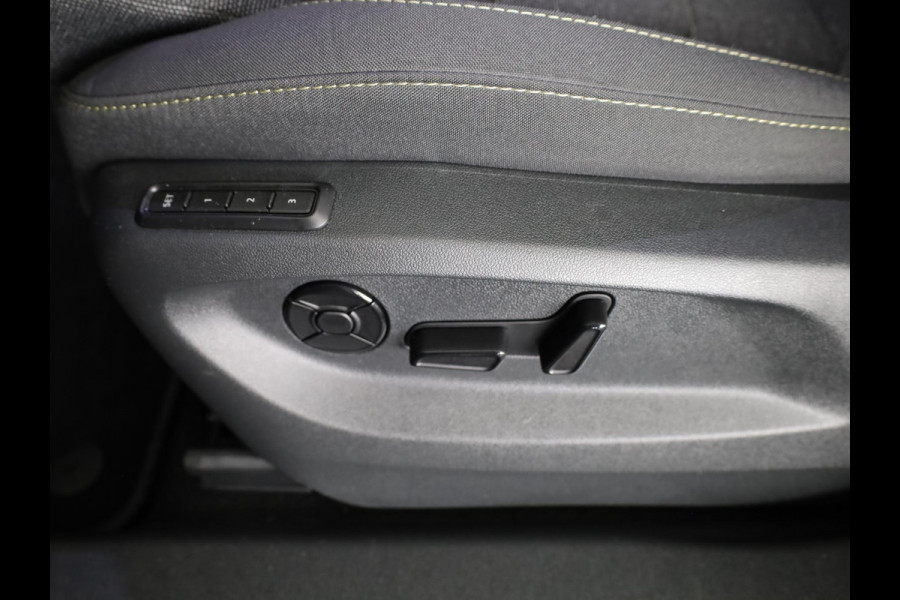 Škoda Kodiaq 1.5 TSI MHEV Business Edition 7p. 150 pk Automaat (DSG) | 7 persoons | Verlengde garantie | Navigatie | Trekhaak (wegklapbaar) | Parkeersensoren | Achteruitrijcamera | Matrix LED koplampen |