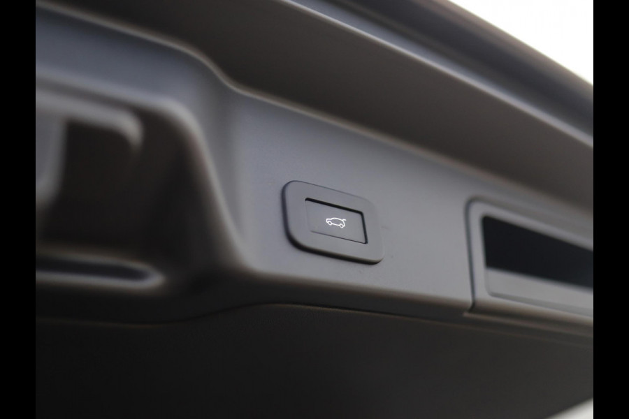 Land Rover Range Rover Evoque 1.5 P300e AWD R-Dynamic SE | Memory | Leder | Stoelverw. | ACC Land Rover Range Rover Evoque 1.5 P300e AWD R-Dynamic SE | Memory | Leder | Stoelverw. | ACC