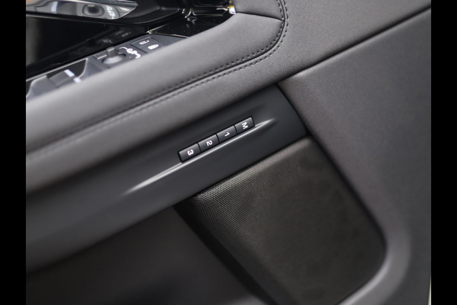 Land Rover Range Rover Evoque 1.5 P300e AWD R-Dynamic SE | Memory | Leder | Stoelverw. | ACC Land Rover Range Rover Evoque 1.5 P300e AWD R-Dynamic SE | Memory | Leder | Stoelverw. | ACC