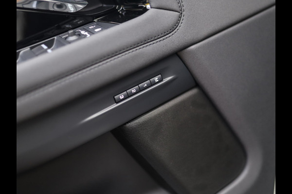 Land Rover Range Rover Evoque 1.5 P300e AWD R-Dynamic SE | Memory | Leder | Stoelverw. | ACC Land Rover Range Rover Evoque 1.5 P300e AWD R-Dynamic SE | Memory | Leder | Stoelverw. | ACC