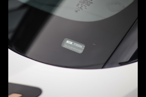 Land Rover Range Rover Evoque 1.5 P300e AWD R-Dynamic SE | Memory | Leder | Stoelverw. | ACC Land Rover Range Rover Evoque 1.5 P300e AWD R-Dynamic SE | Memory | Leder | Stoelverw. | ACC