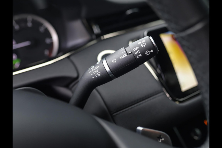 Land Rover Range Rover Evoque 1.5 P300e AWD R-Dynamic SE | Memory | Leder | Stoelverw. | ACC Land Rover Range Rover Evoque 1.5 P300e AWD R-Dynamic SE | Memory | Leder | Stoelverw. | ACC
