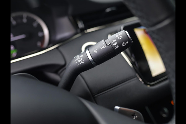 Land Rover Range Rover Evoque 1.5 P300e AWD R-Dynamic SE | Memory | Leder | Stoelverw. | ACC Land Rover Range Rover Evoque 1.5 P300e AWD R-Dynamic SE | Memory | Leder | Stoelverw. | ACC