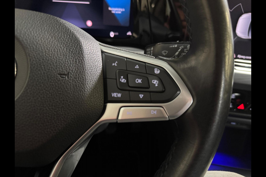 Volkswagen Golf 1.5 TSI Highline | Pano | Memory | IQ lights | Stoel-/Stuurverwarming | PDC Volkswagen Golf 1.5 TSI Highline | Pano | Memory | IQ lights | Stoel-/Stuurverwarming | PDC