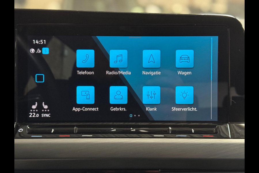 Volkswagen Golf 1.5 TSI Highline | Pano | Memory | IQ lights | Stoel-/Stuurverwarming | PDC Volkswagen Golf 1.5 TSI Highline | Pano | Memory | IQ lights | Stoel-/Stuurverwarming | PDC