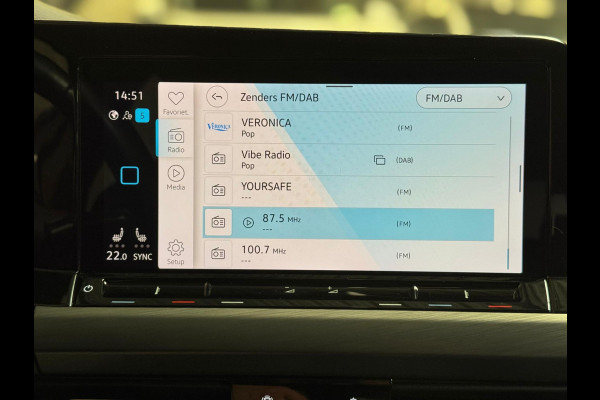 Volkswagen Golf 1.5 TSI Highline | Pano | Memory | IQ lights | Stoel-/Stuurverwarming | PDC Volkswagen Golf 1.5 TSI Highline | Pano | Memory | IQ lights | Stoel-/Stuurverwarming | PDC