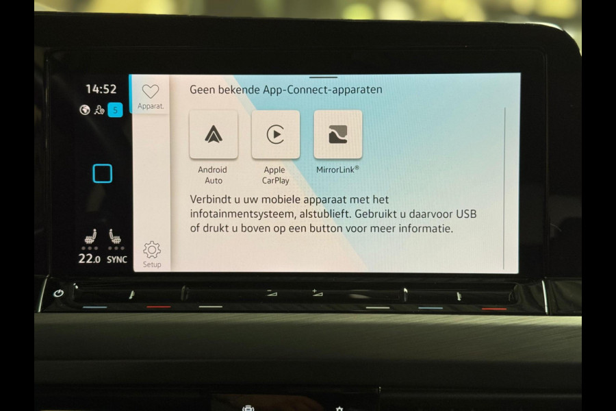 Volkswagen Golf 1.5 TSI Highline | Pano | Memory | IQ lights | Stoel-/Stuurverwarming | PDC Volkswagen Golf 1.5 TSI Highline | Pano | Memory | IQ lights | Stoel-/Stuurverwarming | PDC