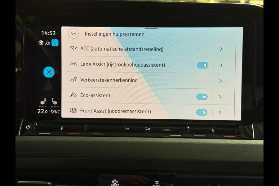 Volkswagen Golf 1.5 TSI Highline | Pano | Memory | IQ lights | Stoel-/Stuurverwarming | PDC Volkswagen Golf 1.5 TSI Highline | Pano | Memory | IQ lights | Stoel-/Stuurverwarming | PDC