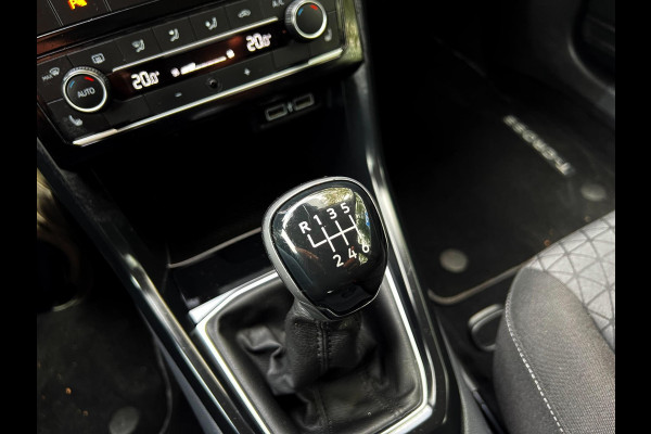 Volkswagen T-Cross 1.0 TSI Style High-Line_ 110PK_Carplay_Camera_ACC_F1 Flippers Volkswagen T-Cross 1.0 TSI Style High-Line_ 110PK_Carplay_Camera_ACC_F1 Flippers