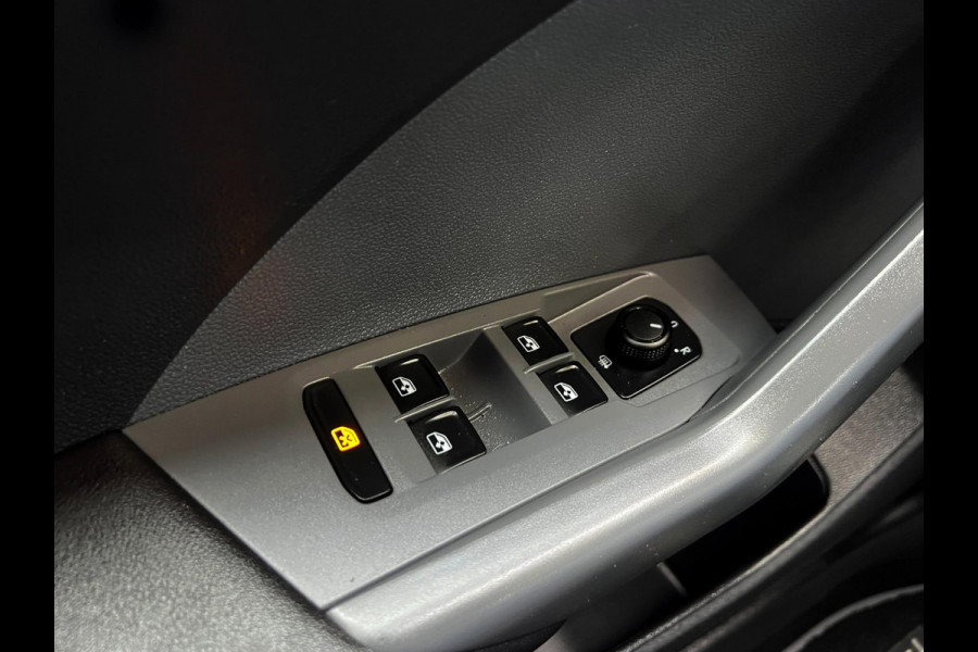 Volkswagen T-Cross 1.0 TSI Style High-Line_ 110PK_Carplay_Camera_ACC_F1 Flippers Volkswagen T-Cross 1.0 TSI Style High-Line_ 110PK_Carplay_Camera_ACC_F1 Flippers