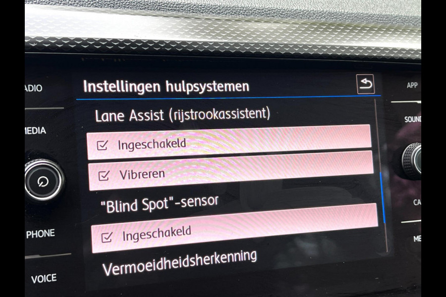 Volkswagen T-Cross 1.0 TSI Style High-Line_ 110PK_Carplay_Camera_ACC_F1 Flippers Volkswagen T-Cross 1.0 TSI Style High-Line_ 110PK_Carplay_Camera_ACC_F1 Flippers