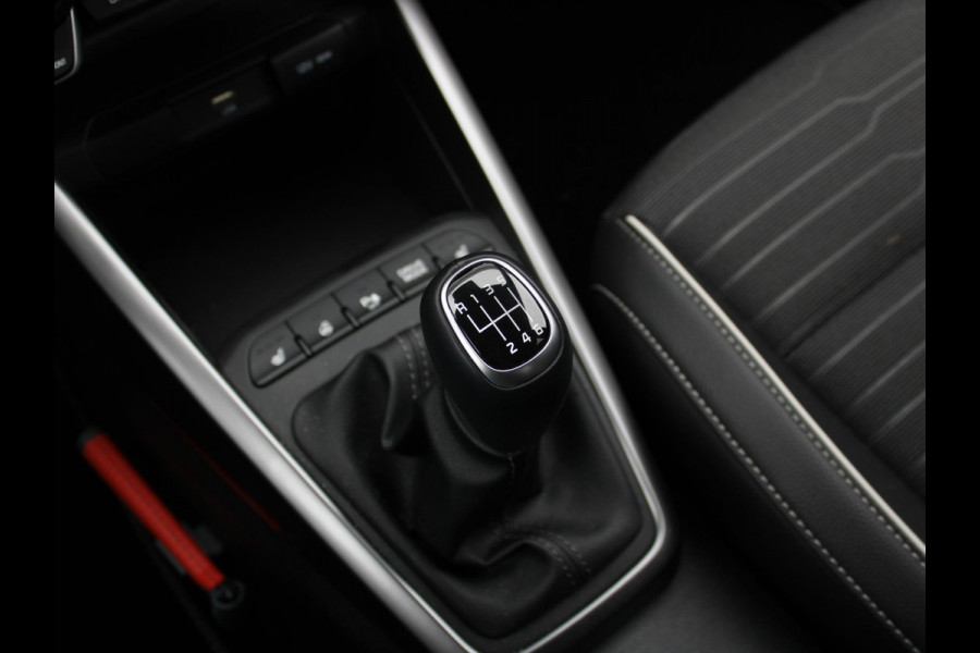 Kia Stonic 1.0 T-GDi MHEV GT-Line | Stoel/stuur verwarming| Navigatie | Keyless entry |