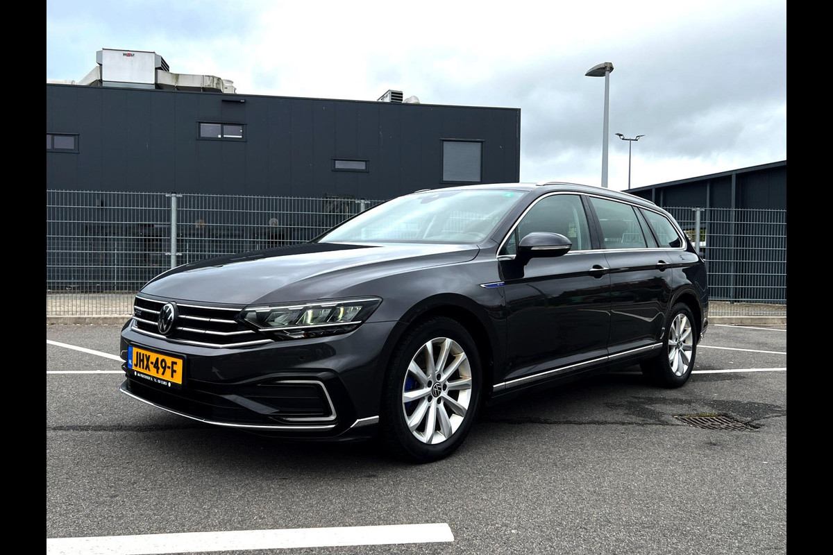 Volkswagen Passat Variant 1.4 TSI PHEV GTE Business Carplay_Camera_trekh_Stoel massage Volkswagen Passat Variant 1.4 TSI PHEV GTE Business Carplay_Camera_trekh_Stoel massage