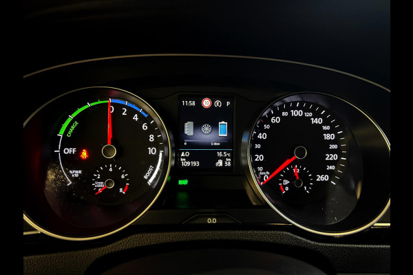 Volkswagen Passat Variant 1.4 TSI PHEV GTE Business Carplay_Camera_trekh_Stoel massage Volkswagen Passat Variant 1.4 TSI PHEV GTE Business Carplay_Camera_trekh_Stoel massage