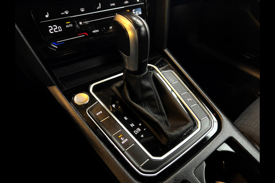 Volkswagen Passat Variant 1.4 TSI PHEV GTE Business Carplay_Camera_trekh_Stoel massage Volkswagen Passat Variant 1.4 TSI PHEV GTE Business Carplay_Camera_trekh_Stoel massage