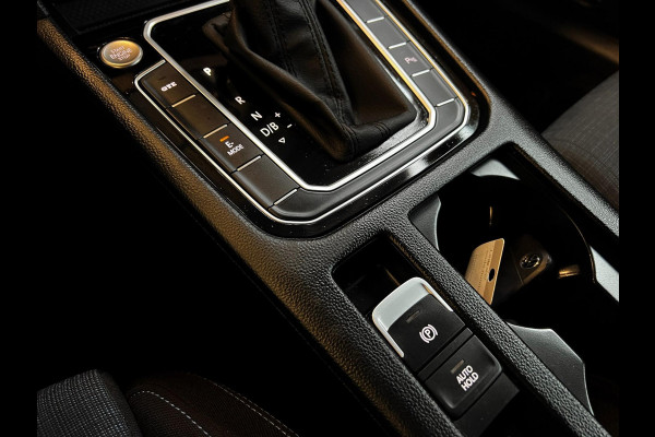 Volkswagen Passat Variant 1.4 TSI PHEV GTE Business Carplay_Camera_trekh_Stoel massage Volkswagen Passat Variant 1.4 TSI PHEV GTE Business Carplay_Camera_trekh_Stoel massage